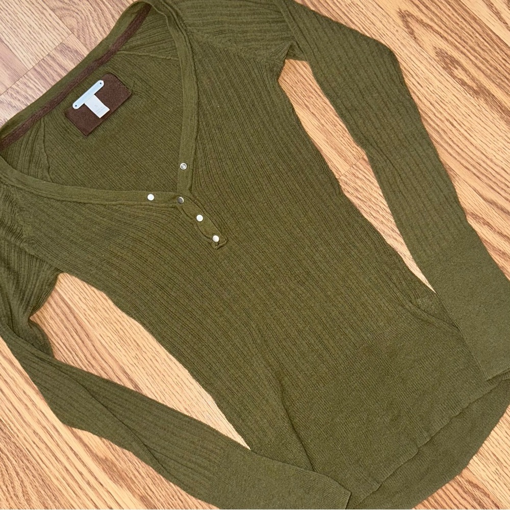 Vintage Y2K Pandemonium Green Long Sleeve Ribbed V-Cut Henley Women’s Small